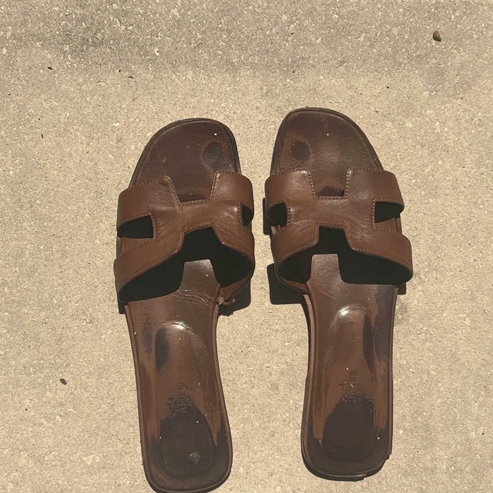 100% Authentic Hermes Oran Brown Leather Sandals